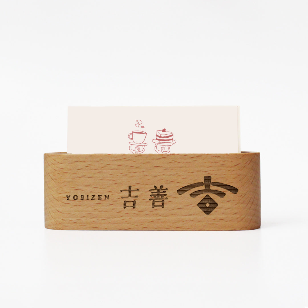 帶有商店標誌的橢圓形卡夾
