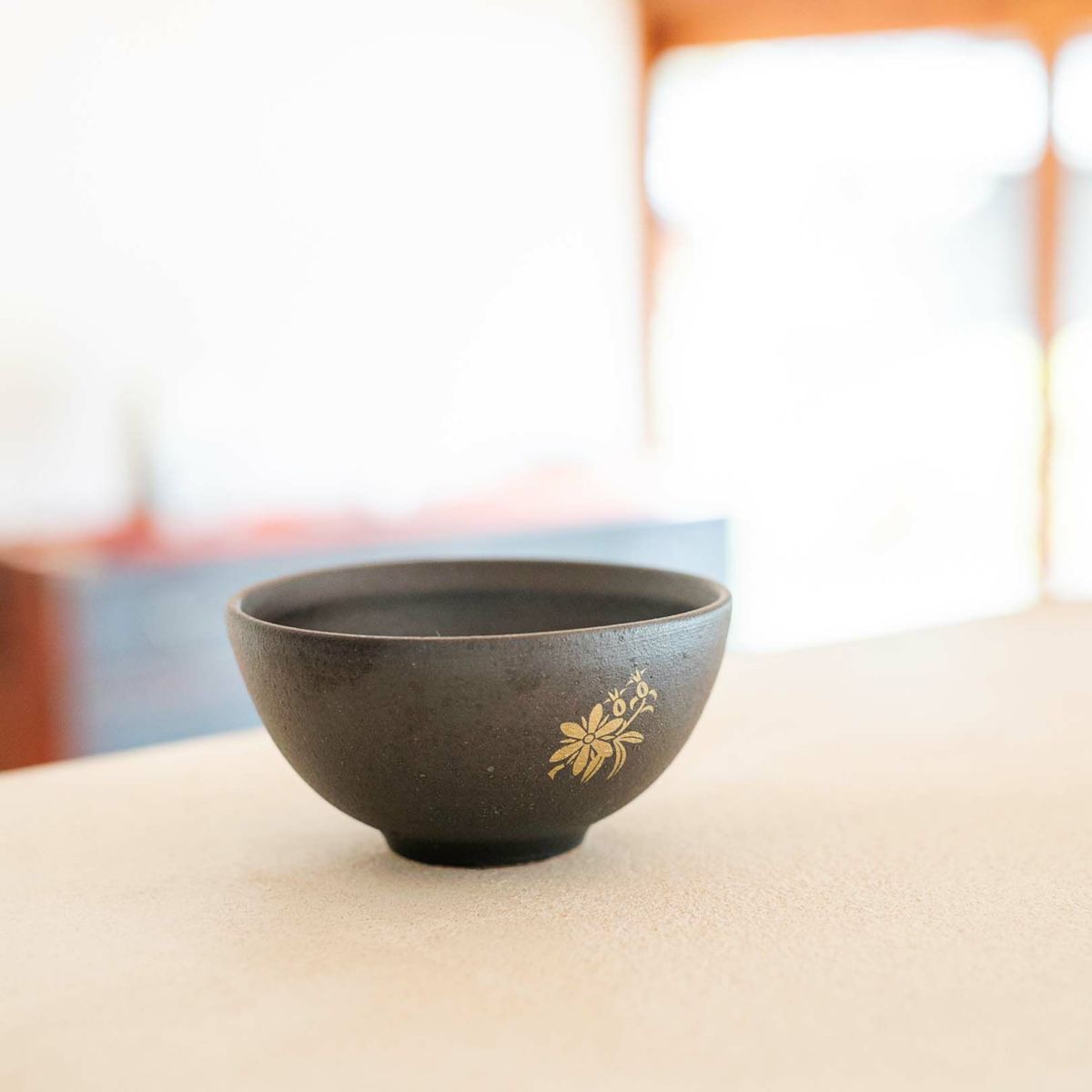 梅藏唵花卉紋茶碗(單隻)