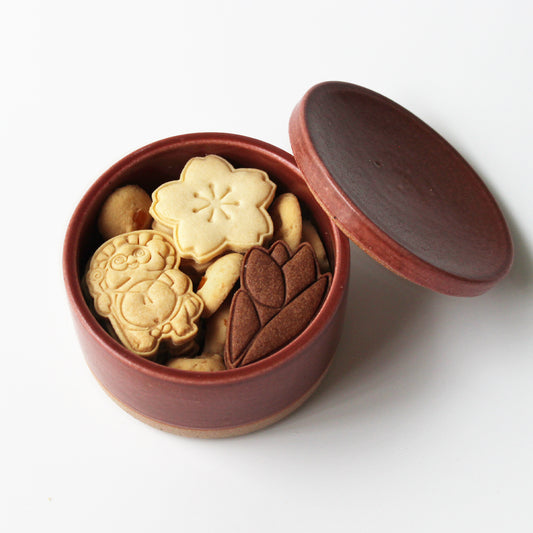 信楽焼に入ったたぬきクッキー レッド